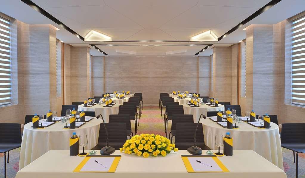Radisson Bengaluru City Center Bangalore Facilidades foto